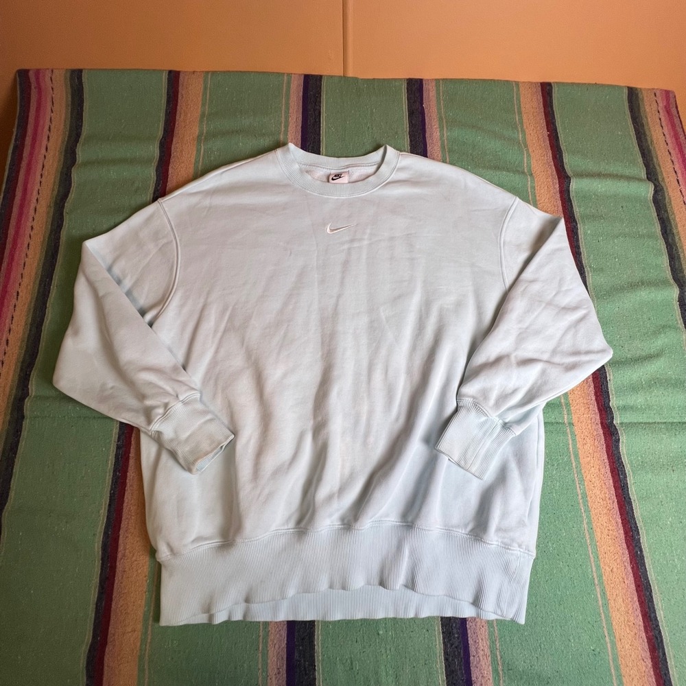 Nike Sweatshirt Mens Medium Light Blue Center Swoosh Crewneck Oversized Pullover